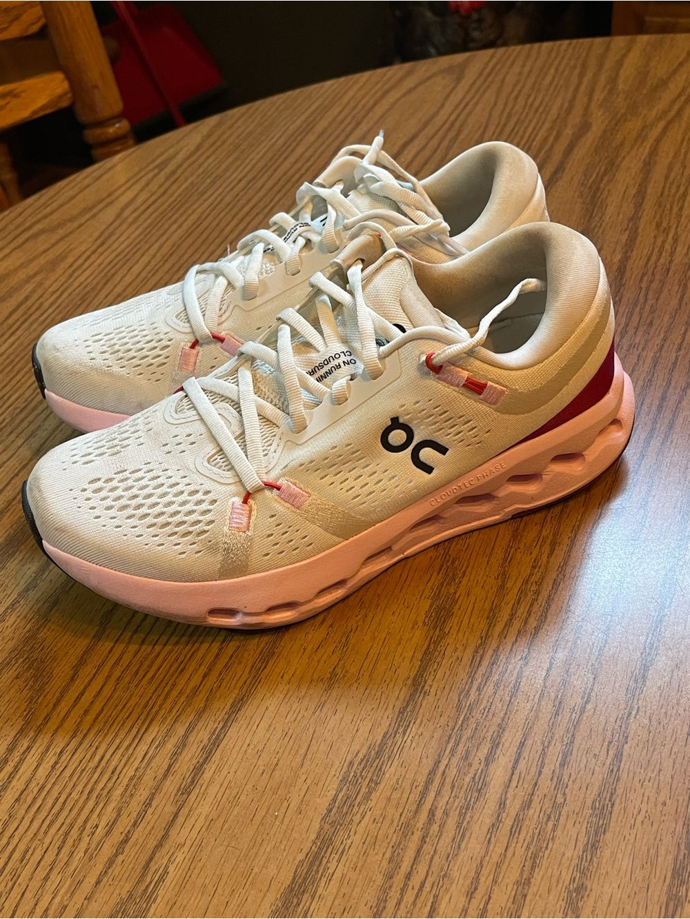 On Cloudsurfer 2 Women’s Size 8 – Ivory/Peony